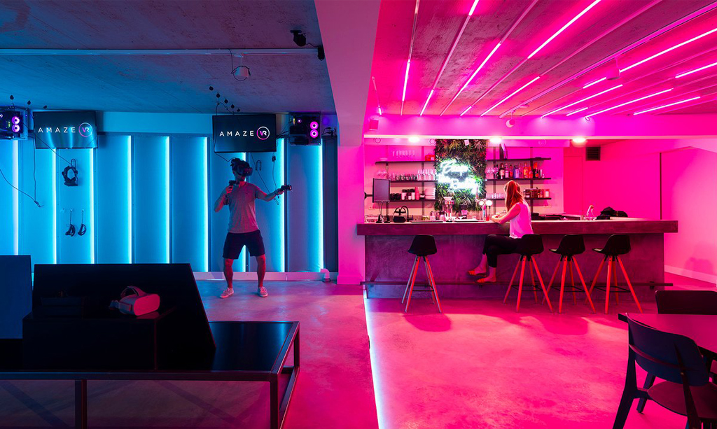Amaze VR: Virtual Reality Bar