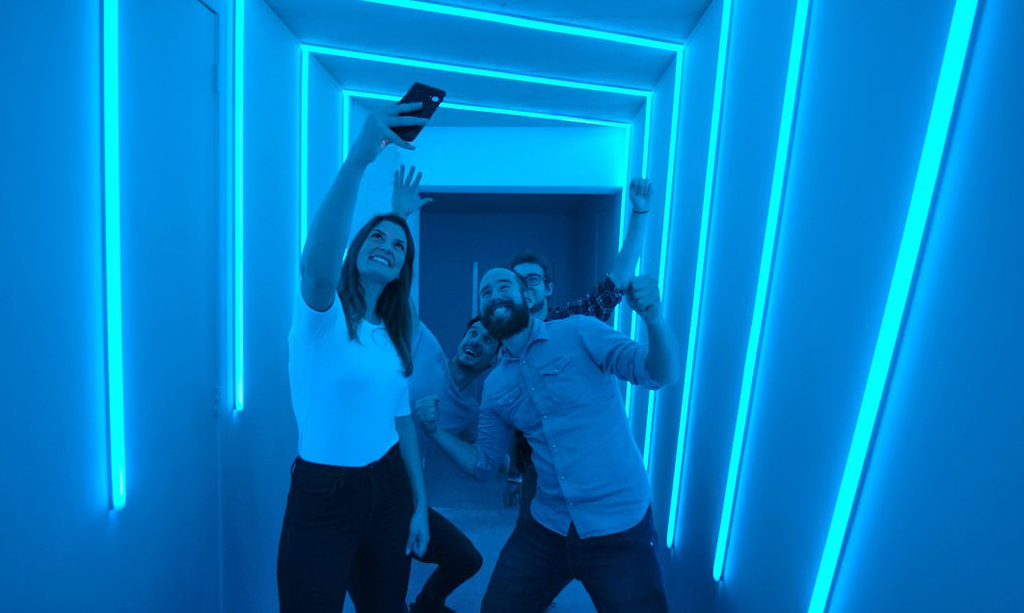 Amaze VR: After Experience Photo Light Installation